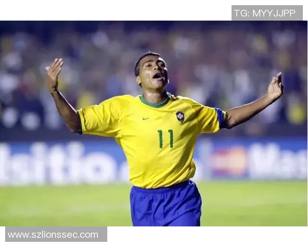 独狼足球明星崛起背后的孤独与奋斗历程探秘 独狼足球明星崛起背后的孤独与奋斗历程探秘